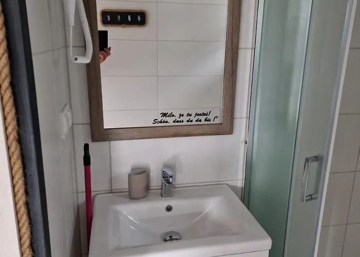 Perla Marzen Lodge *